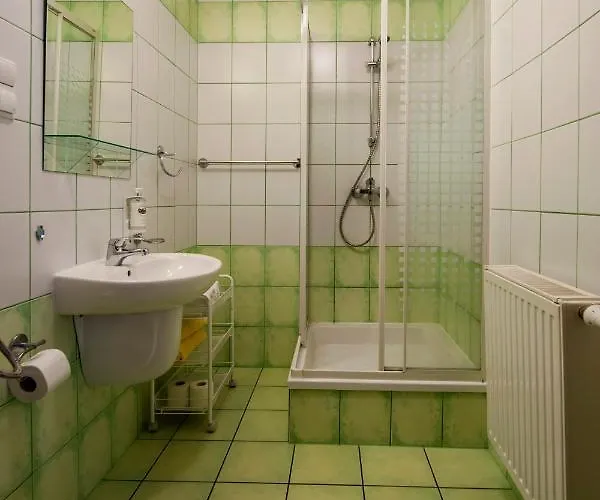 Graniczna Bombaj Jakuszyce Oda ve Kahvaltı Szklarska Poreba